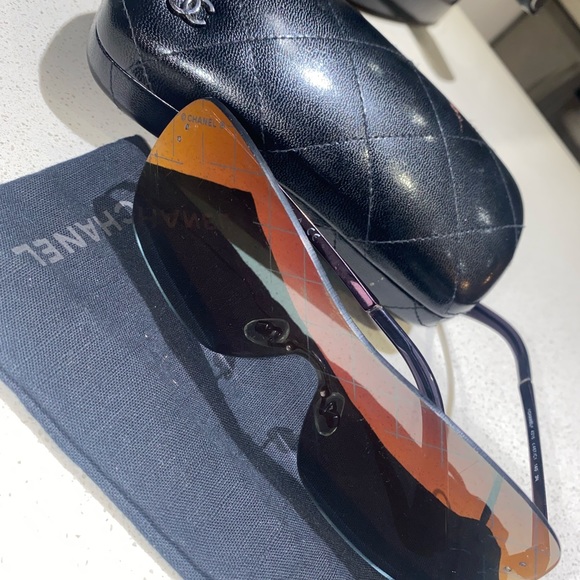 Chanel 4215 Mirrored Shield Runway Sunglasses Mirror Crosshatch. - Picture 2 of 4